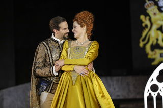 Lord von Leicester umschmeichelt Elisabeth