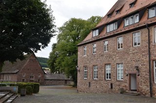 Die ehemalige Benediktinerabtei wird heute als Schule genutzt. 