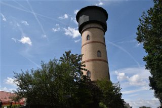 Das Tierheim Hanau befindet sich unweit zum Wasserturm.
