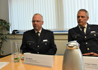 Von links: Erster Polizeihauptkommissar Marc Blume und leitender Polizeidirektor Jürgen Fehler.