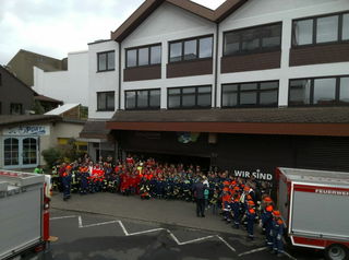 Die Teilnehmer der Großübung in Schlüchtern  - Foto: Feuerwehr Schlüchtern 