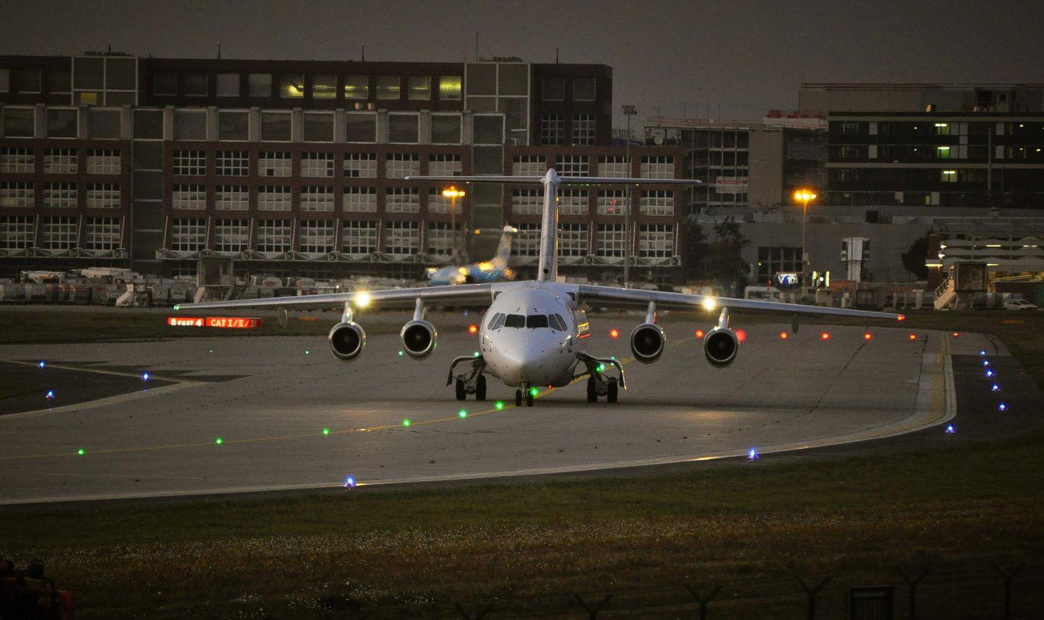 Schrecksekunde Am Frankfurter Flughafen: Zwei Flugzeuge Kollidieren Auf ...