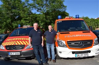 Jürgen Steigerwald (links), Vorsitzender des Fördervereins der Freiwilligen Feuerwehr Gelnhausen West, und sein Stellvertreter Dietmar Rack freuen sich auf das Gerätehausfest.