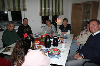Vorweihnachtlicher Besuch des OB bei der BWMK-Wohngruppe Nordstraße.