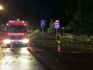 Immer wieder mussten die Feuerwehren zu Unwettereinsätzen ausrücken
