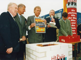 Bei der Grundsteinlegung des neue FFH-Sendehauses in Bad Vilbel.