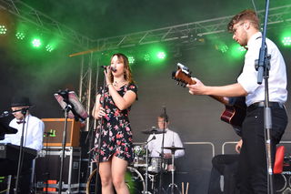 Die Band "Red Chair music" sorgte für gute Stimmung bei der Eröffnungsfeier.