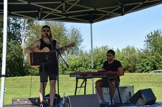 Die Band "Hochgefühl" sorgte für Urlaubsfeeling am Kinzigsee.