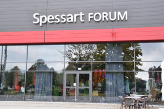 Bei schlechtem Wetter finden die Wasserspiele im Spessart Forum statt.