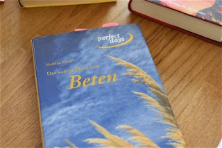 Neben den Kriminalromanen hat Matthias Fischer auch ein Buch über das Beten geschrieben.