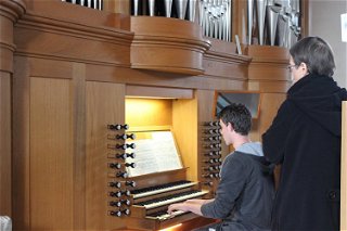 Orgelunterricht in der Stadtkirche.