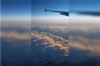 Über den Wolken, aufgenommen während eines Fluges als Passagier