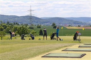 Ganze 27 Loch zählt der Golfplatz des Golfparks Hühnerhof in Gründau.