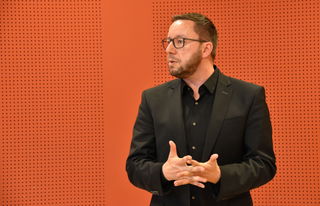 Moderator Manuel Peters hatte die Idee zum Song Contest auf Radio MKW.