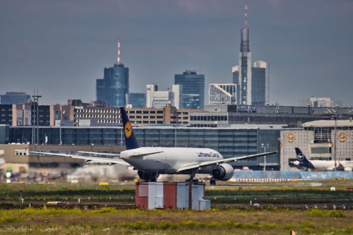 Auch vom Flughafen ist die Skyline zu sehen