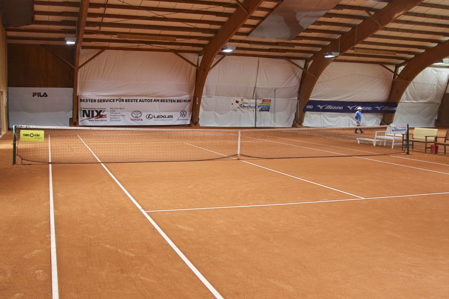 Mehr Licht und neues Buchungssystem in der Tennishalle