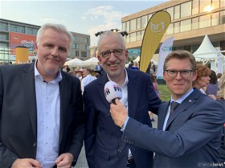 Beim Hessenfest 2019 in Berlin: Der neue FFH-Chef Marco Meier zusammen mit seinem Vorgänger Hans-Dieter Hillmoth und FFH-Nachrichtenchef Patrik Baum.