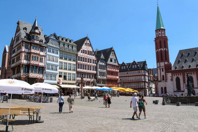 Wenig Betrieb während der Corona-Pandemie in Frankfurt am Main am Römerberg - Archivbild: Carina Jirsch