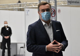 Oberbürgermeister Claus Kaminsky findet es unvernünftig, sich nicht impfen zu lassen.