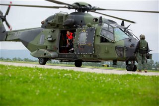 Zusammen mit der Bundeswehr werden ausgeflogene Patienten versorgt 