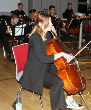 Cellistin Chiara Zinkand