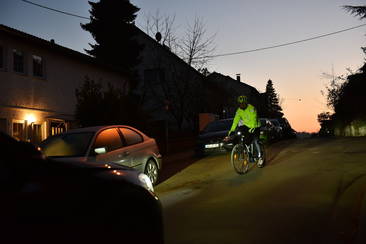 Der ADAC gibt Tipps: Damit Radfahrer im Dunkeln rechtzeitig gesehen werden