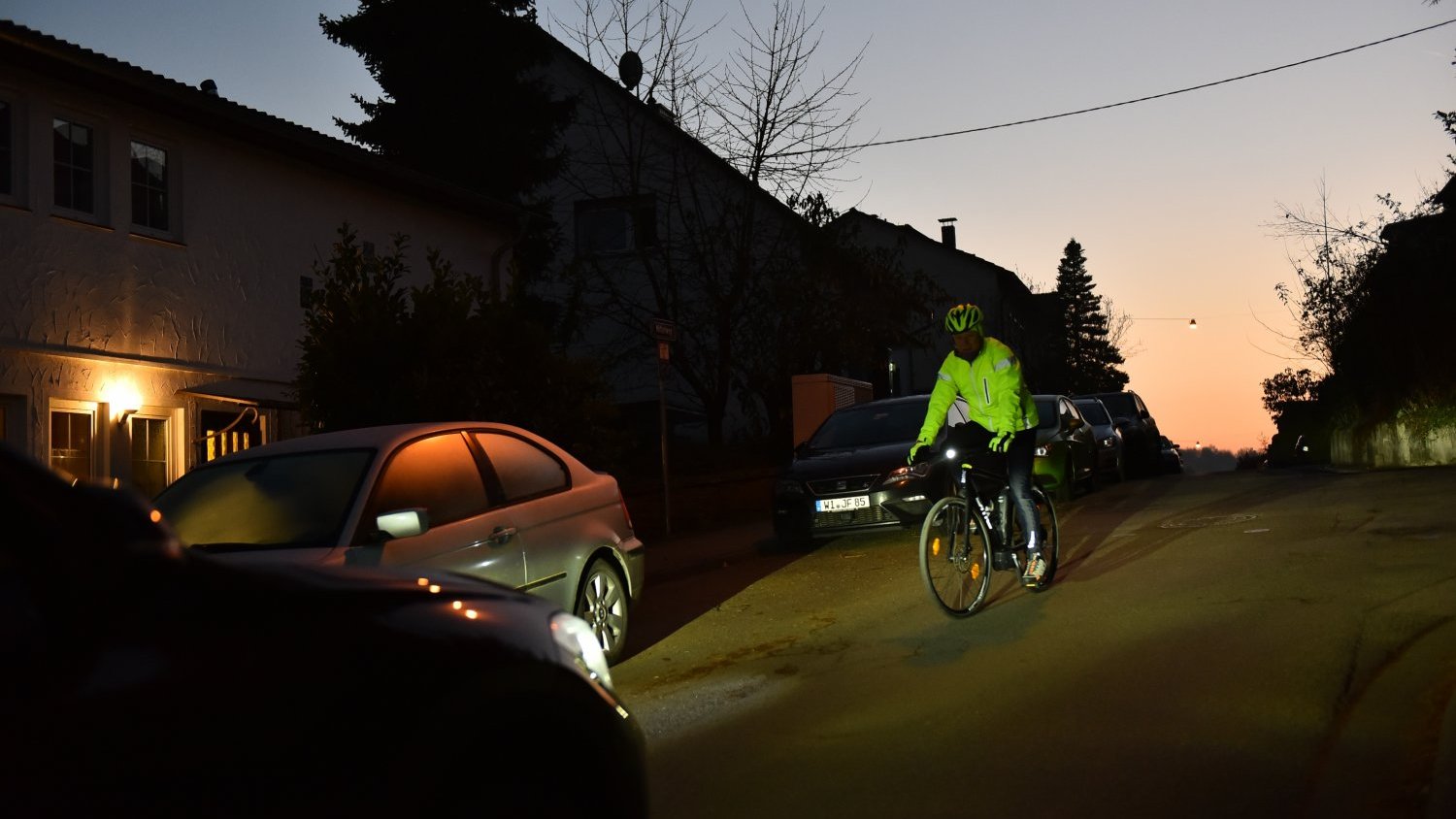 Der ADAC gibt Tipps: Damit Radfahrer im Dunkeln rechtzeitig gesehen werden