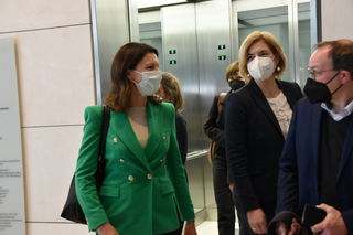 Von links: Katja Leikert (MdB) und Julia Klöckner (Bundesministerin für Ernährung und Landwirtschaft).