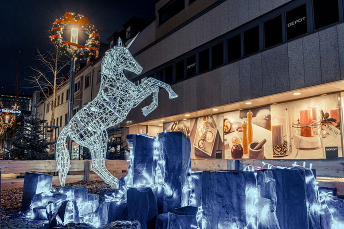 An mehreren Stellen in der Innenstadt sorgen XXL-Lichtfiguren für eine außergewöhnliche Atmosphäre. 