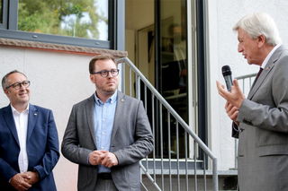 O|N-Vertriebsleiter Jürgen Schaub, O|N-Geschäftsführer und Chefredakteur Christian P. Stadtfeld und MP Volker Bouffier 