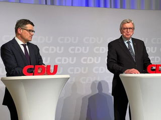 Ministerpräsident Volker Bouffier (r.) mit Boris Rhein (l.) Fotos: O|N