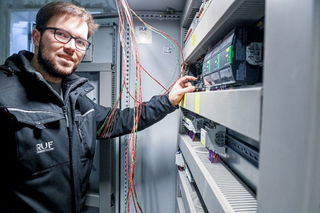 Benedikt Kreis, Auszubildender zum Elektroniker für Betriebstechnik, berichtet über eine abwechslungsreiche und spannende Ausbildung bei RUF.