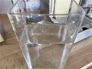 Besonderheit: Wasserbehälter aus Glas