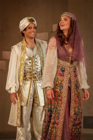 Ein herrliches Paar: Aladin (Marcus Abdel-Messih) und Prinzessin Scherazad (Victoria Grace Findlay).