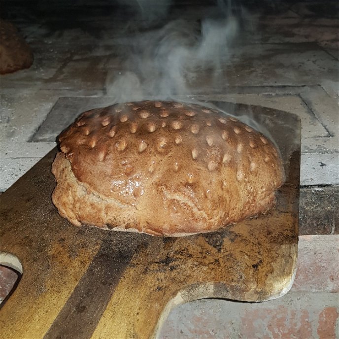 AAm Sonntag, 9. Oktober, gibt es wieder das Hailerer Backhausbrot. Ab 11 Uhr kommen die frischen Brote aus dem Ofen in die Tüte. 