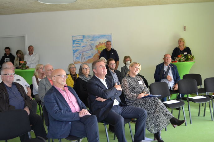 Zur feierlichen Eröffnung mit Schlüsselübergabe sprach Oberbürgermeister Claus Kaminsky zu zahlreichen Gästen aus Politik und Gesellschaft.