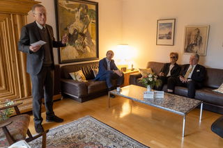 Der Chef der Hessischen Staatskanzlei, Axel Wintermeyer (re.).