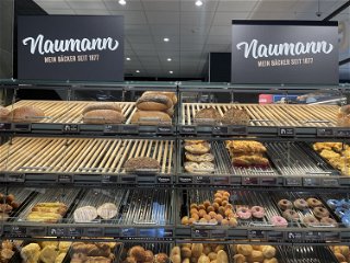 Backwaren gibt es in der neuen Filiale auch von der lokalen Bäckerei Naumann