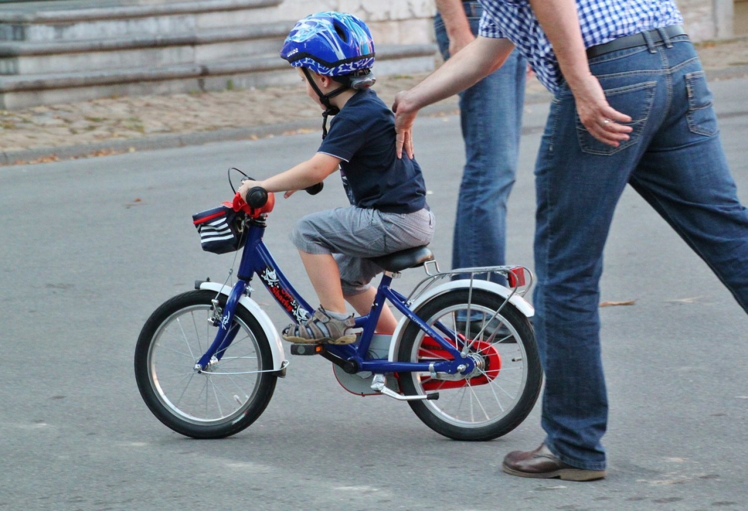 Kinder sicher mit dem Fahrrad transportieren