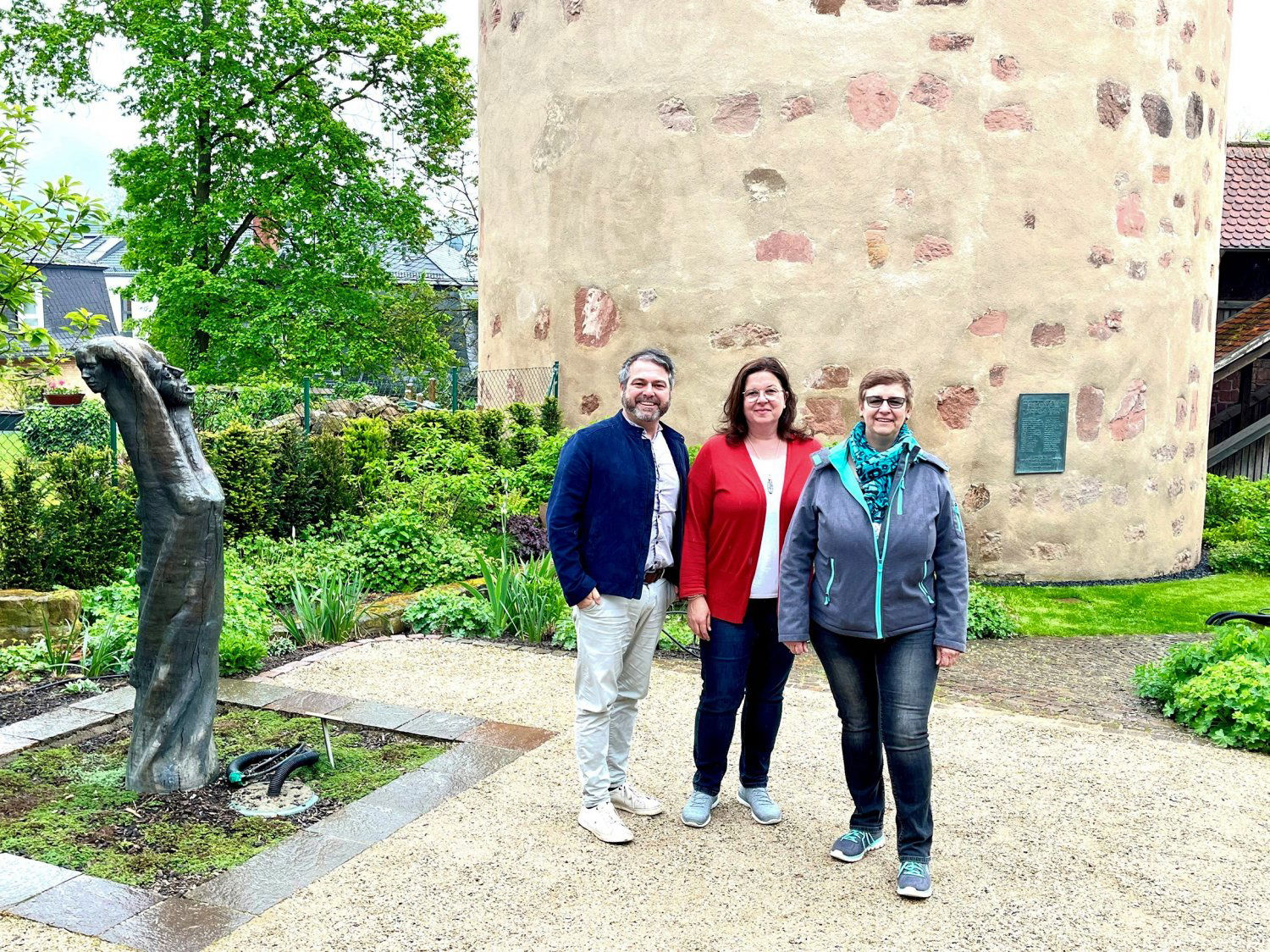 Gelnhausen: Platz Am Hexenturm Neu Gestaltet