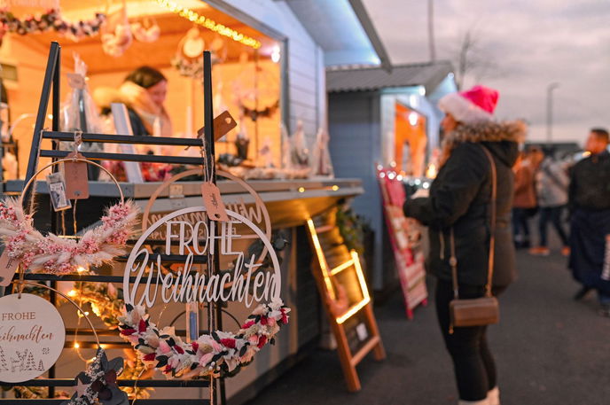 Weihnachtliche Drahtesel Lounge in Klein-Auheim... - Foto: Stadt Hanau/Moritz Göbel