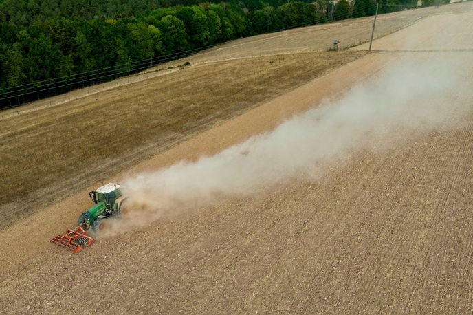 Die Landwirtschaft hat mit vielen Belastungen – wie extremen Wetterverhältnissen – zu kämpfen und braucht daher stabile Rahmenbedingungen sowie gesellschaftliche und politische Unterstützung. - Foto: MKK-Pressestelle