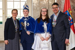 Kinderprinz Finn I. und Kinderprinzessin Anabel I. von der Karnevalsabteilung der Freien Turnerschaft 06 e.V. Dörnigheim; Finn Gröner, Anabel Schäfer.