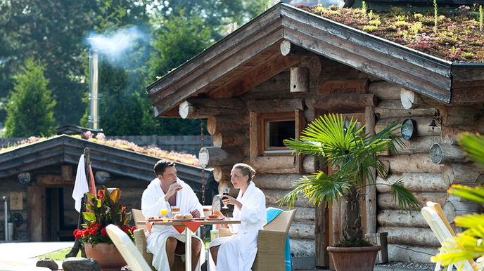 Saunabaden und entspannt frühstücken in der 4-Sterne-Saunawelt der Spessart Therme     - Kur und Freizeit GmbH