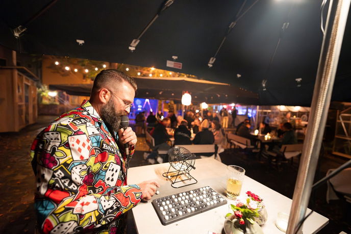 „Bingo“ darf nur rufen, wer auch die richtigen Zahlen hat: Die gibt es am Donnerstag wieder in der Wirtschaft im Hof am Schlossplatz.  - Foto: Hanau Marketing GmbH