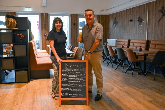 Elke Scholz betreibt im Bruder 4 im Pioneer Park das „Pioneer’s Café“, in dem Frühstück, Mittagstisch und Eiscreme angeboten wird. 