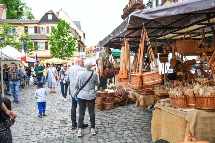 Die Interessengemeinschaft Hanauer Altstadt (IGHA) lädt von 10 bis 17 Uhr wieder zum Bauern- und Schlemmermarkt ein. - Foto: Stadt Hanau/Moritz Göbel