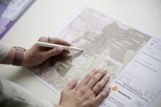 terranets bw hat dem Regierungspräsidium Darmstadt den ersten Antrag auf Planfeststellung für den 49 Kilometer langen Abschnitt der wasserstofftauglichen Gastransportleitung SPO im Regierungsbezirk Darmstadt übergeben.