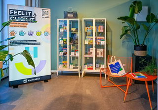 Spiele und Spielwaren für die älteren Generationen gibt es ab sofort im Stadthof. Bei Gefallen können die Produkte per QR-Code direkt bestellt und nach Hause geliefert werden. 