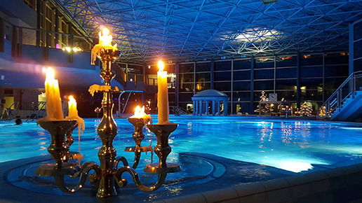 SpessartLichter - schwimmen bei Kerzenschein und Cocktails im Wasser in der Spessart Therme